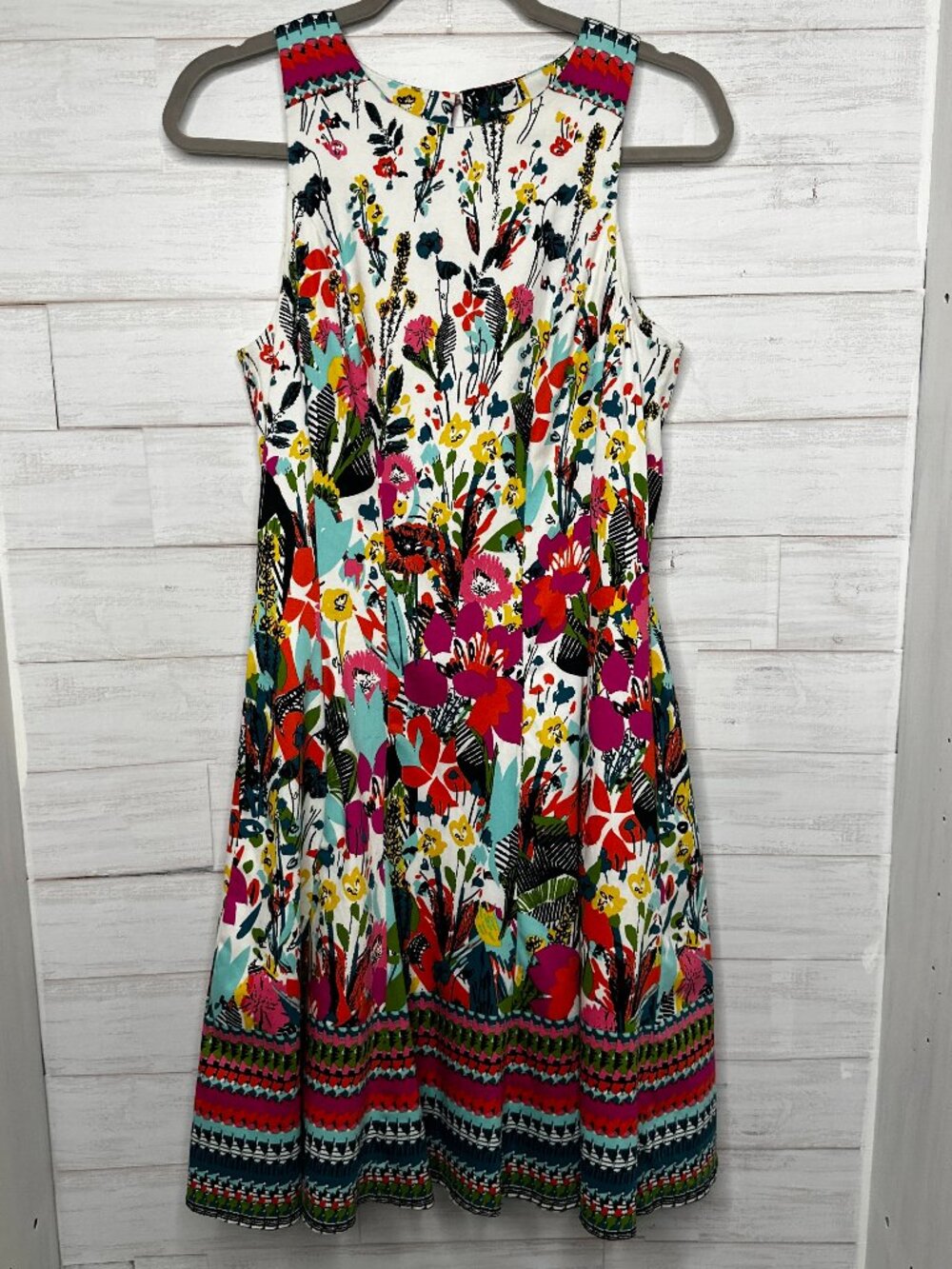 NWOT Maggy London Multicolor Floral Sleeveless Dress Size 8 Fit and Flare